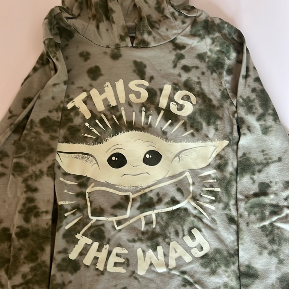Star Wars baby yoda sweat suit